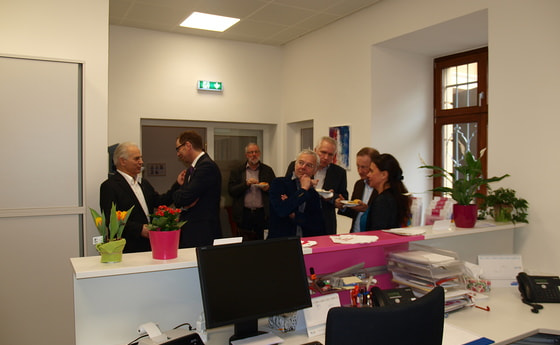 Gäste im neuen Büro
